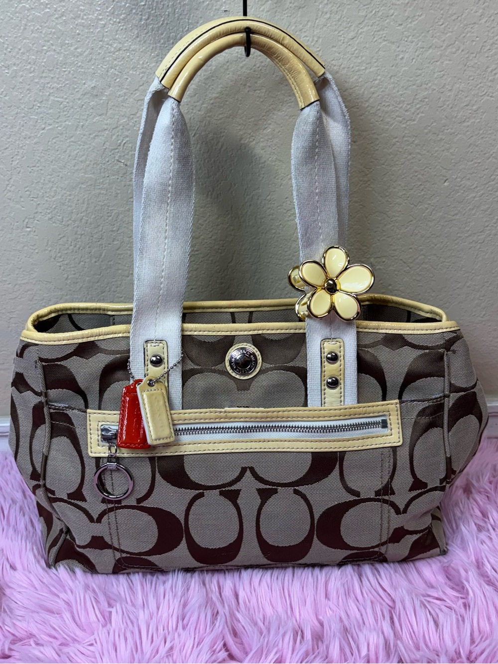 Coach Daisy signature C๐ brown & yellow๐ผ